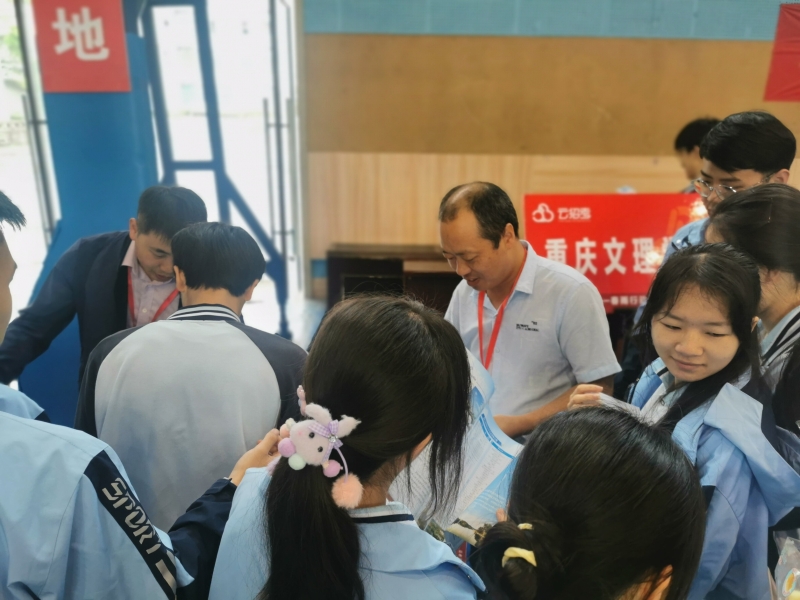 LCxA_1716274685563037697.jpg
