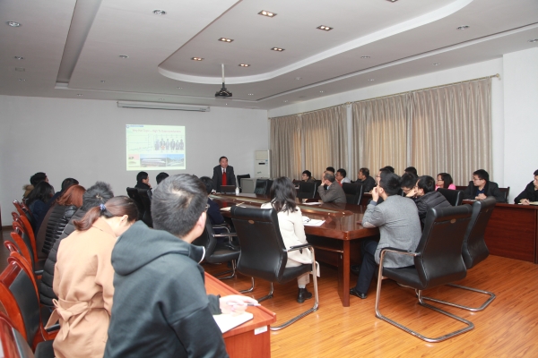 1542957513114019159.jpg 高院士作学术报告1.jpg